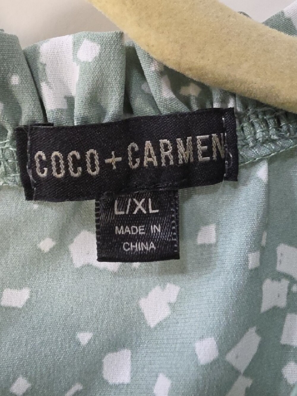Coco & Carmen Sage Green Ruffled Neck Sleeveless Peplum Top - L/XL - Picture 2 of 6